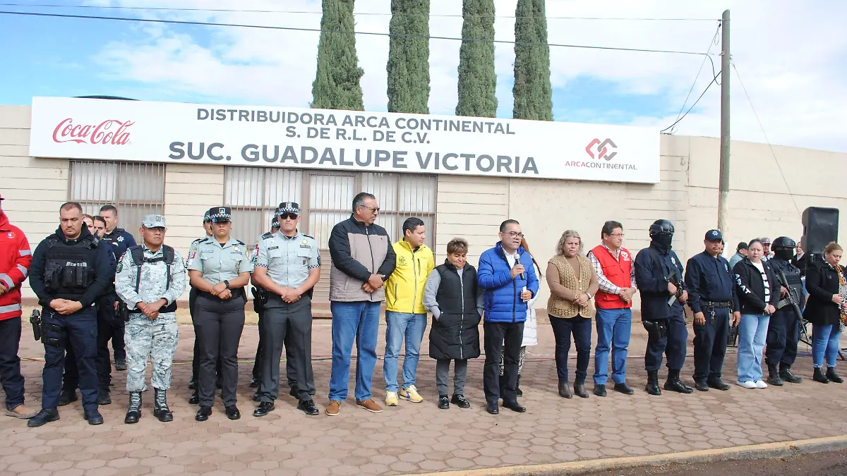 Aspecto del presidium del acto